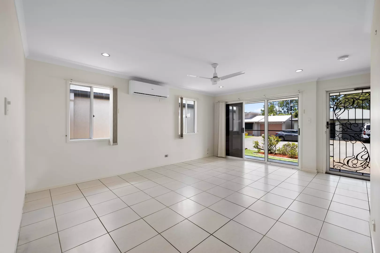 Great location for this 2 bedroom home plus study in Palm Lake Resort Eagleby