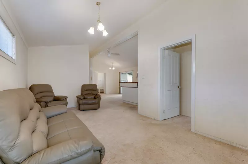 Pet friendly home in welcoming over 55s community