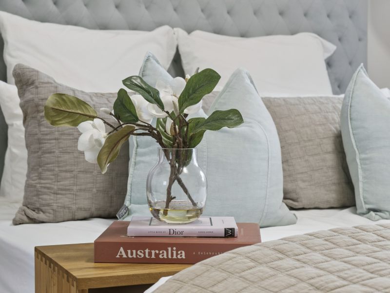 Light-filled villa with stunning bush view