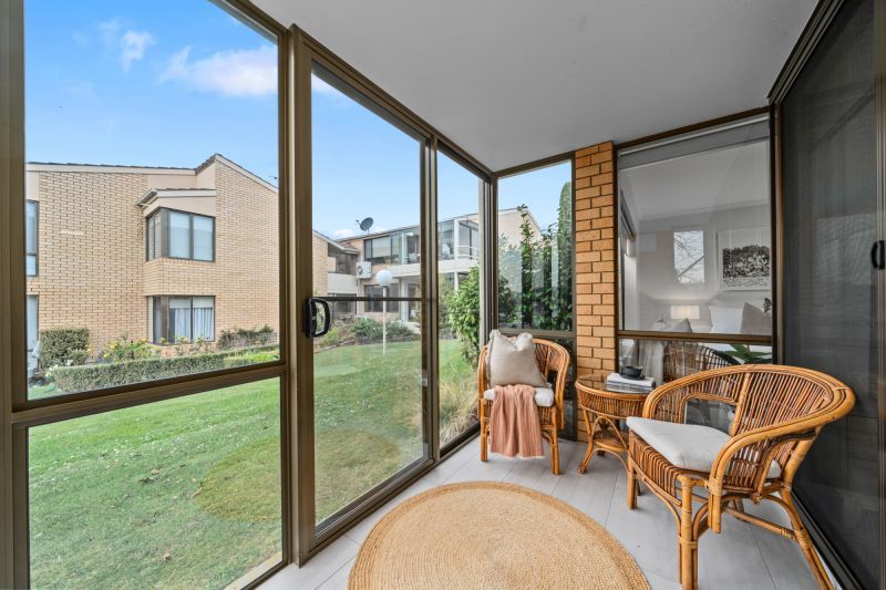 Level entry 2-bedroom villa with glimpses of the Derwent River