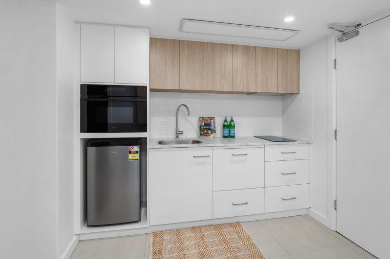 SL01 – Affordable 1-bedroom close to village amenities