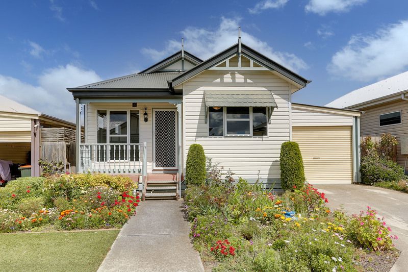 Walking Distance to Village!