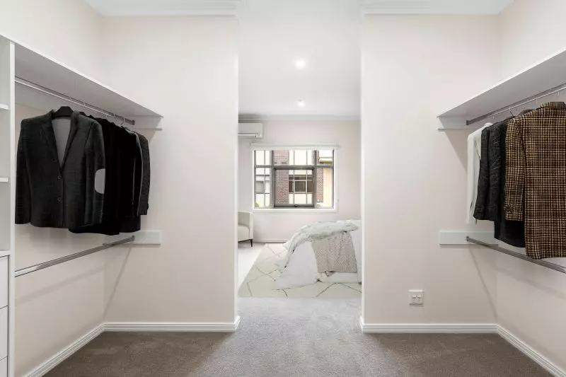 Light and bright apartment