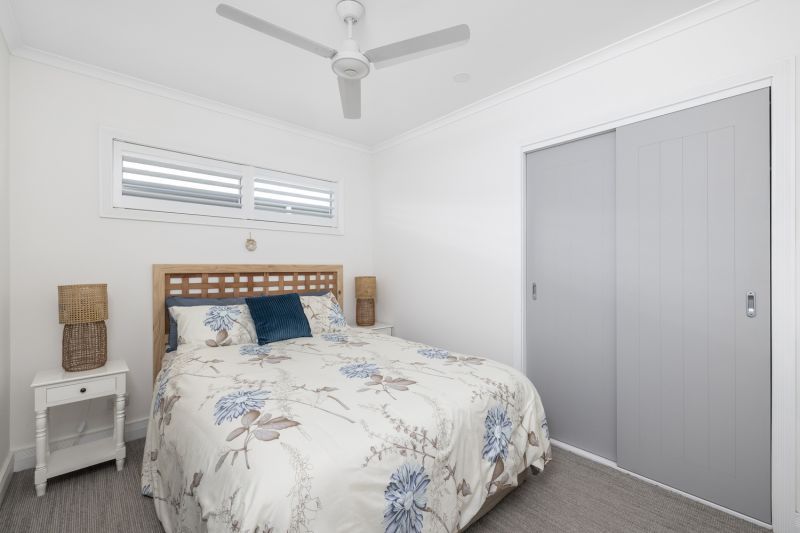 Elegant Three-Bedroom Retreat - Sunlit Alfresco Living
