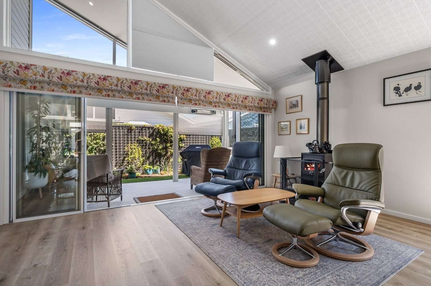 Elegant Home, Premium Extras