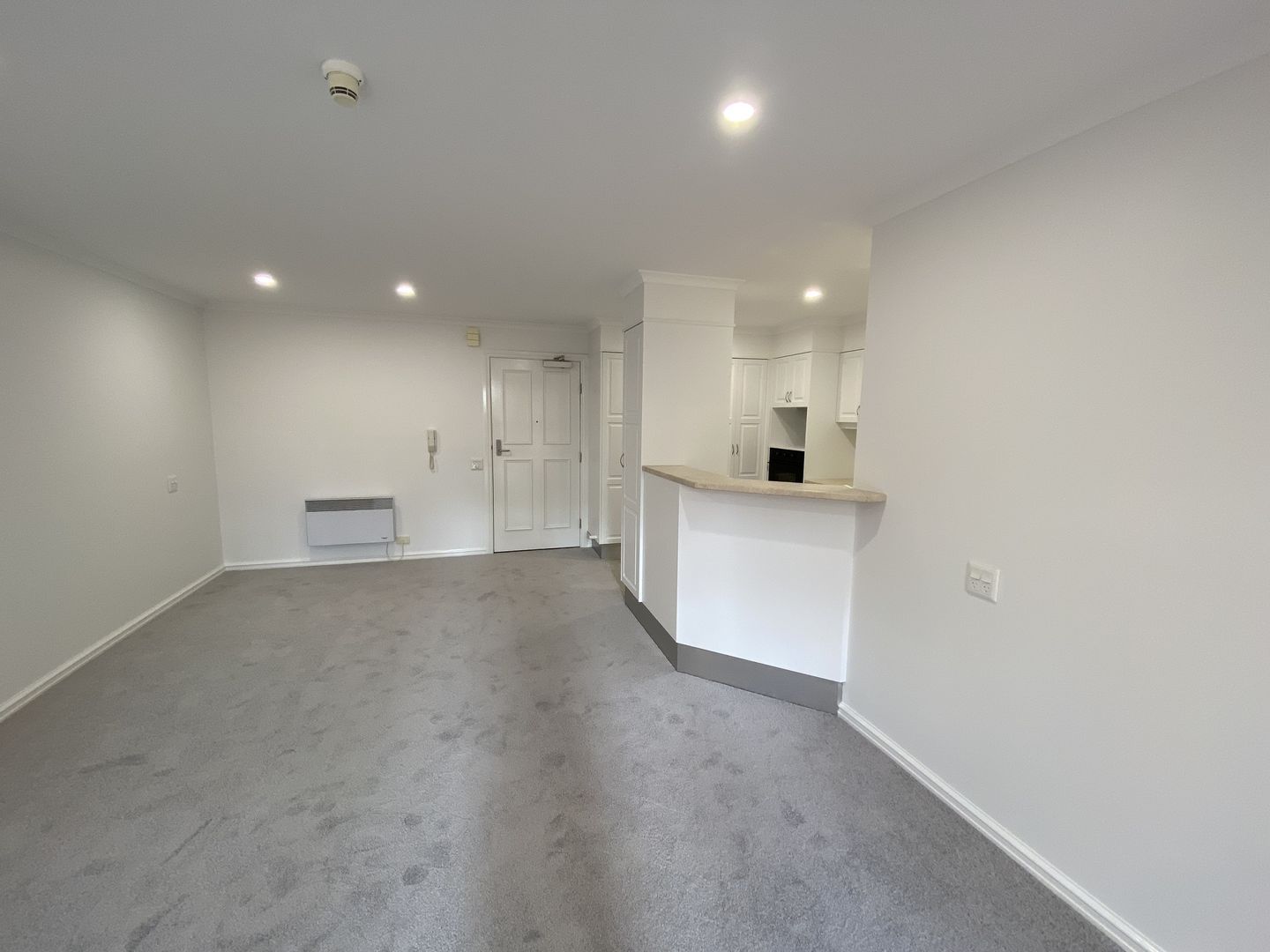 Spacious One Bedroom Apartment with Undercover Balcony