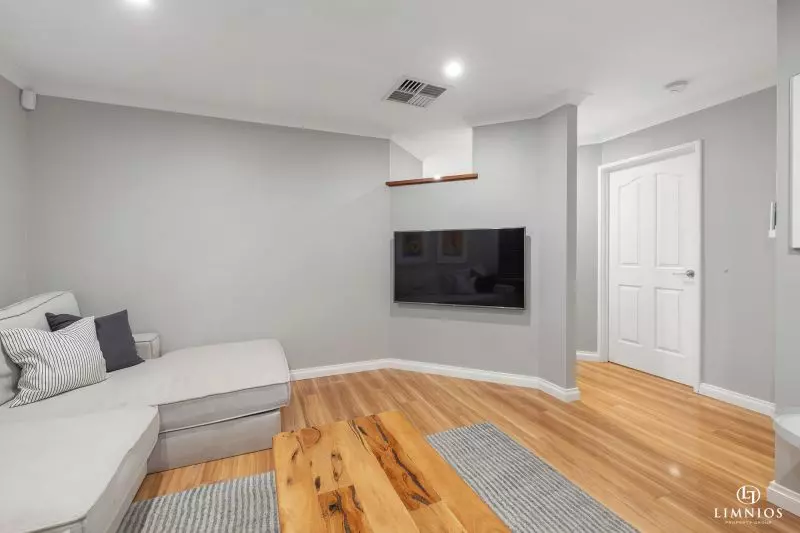 Standalone street front villa