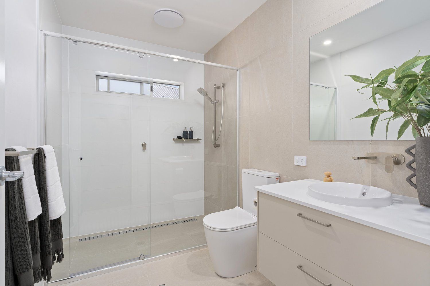 Welcome to the Dawn - Spacious Living with Versatility and Style