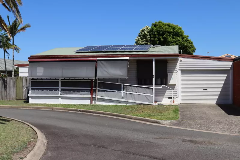 Palm Lake Resort - Banora Point, Over 50's Pet friendly Lifestyle village