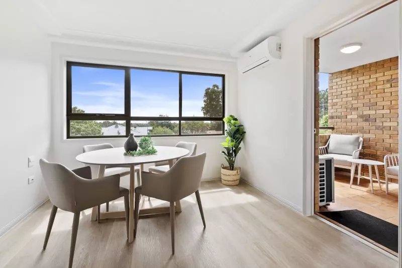 Charming 1-bedroom living with a private balcony