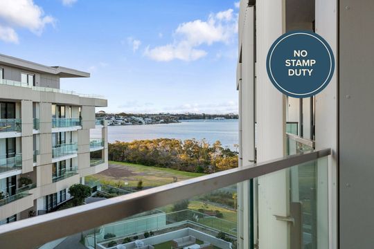 Welcoming Two-Bedroom Apartment with Dual Balcony Access