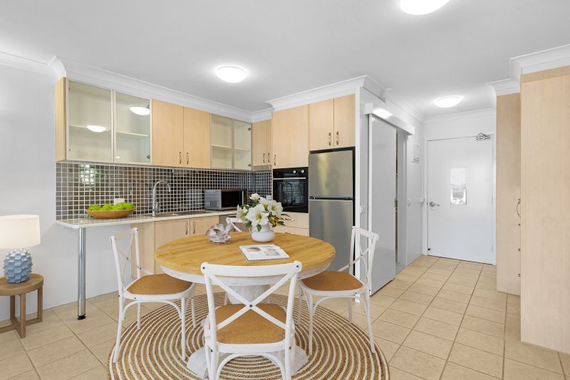 Two-bedroom apartment with stunning ocean views