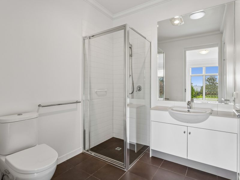 Modern Elegance, Quiet Location