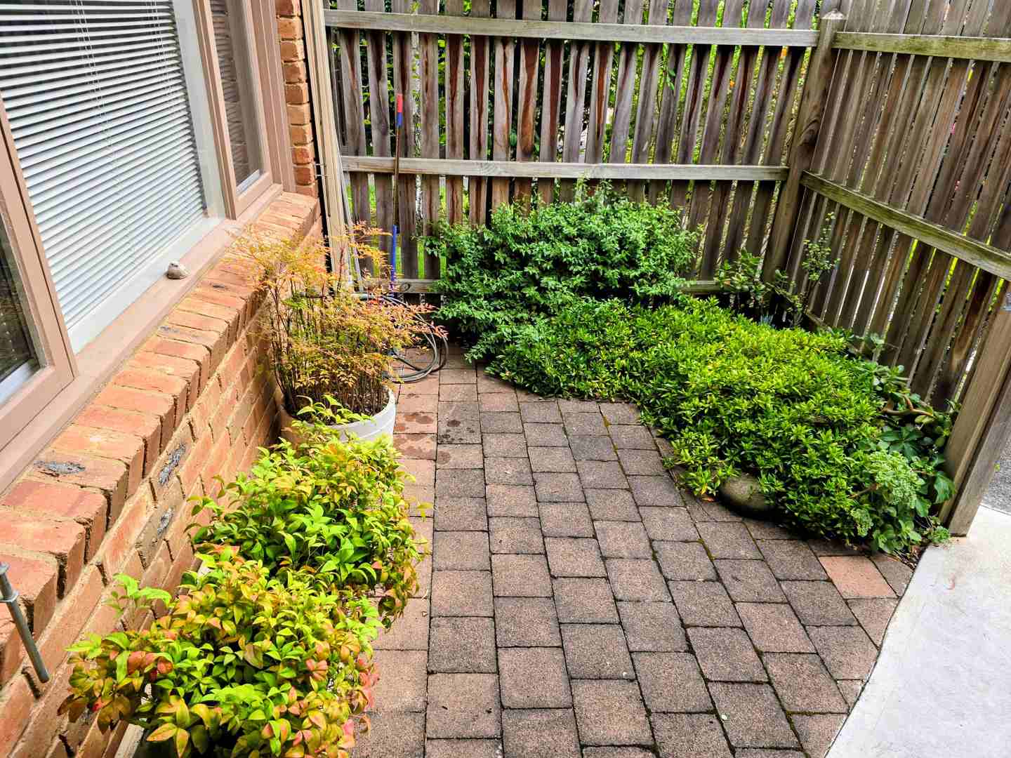 Maranoa Close Retirement Village Balwyn Vic,3103 Unit 19 2 x Bedroom ground floor with courtyard and carport