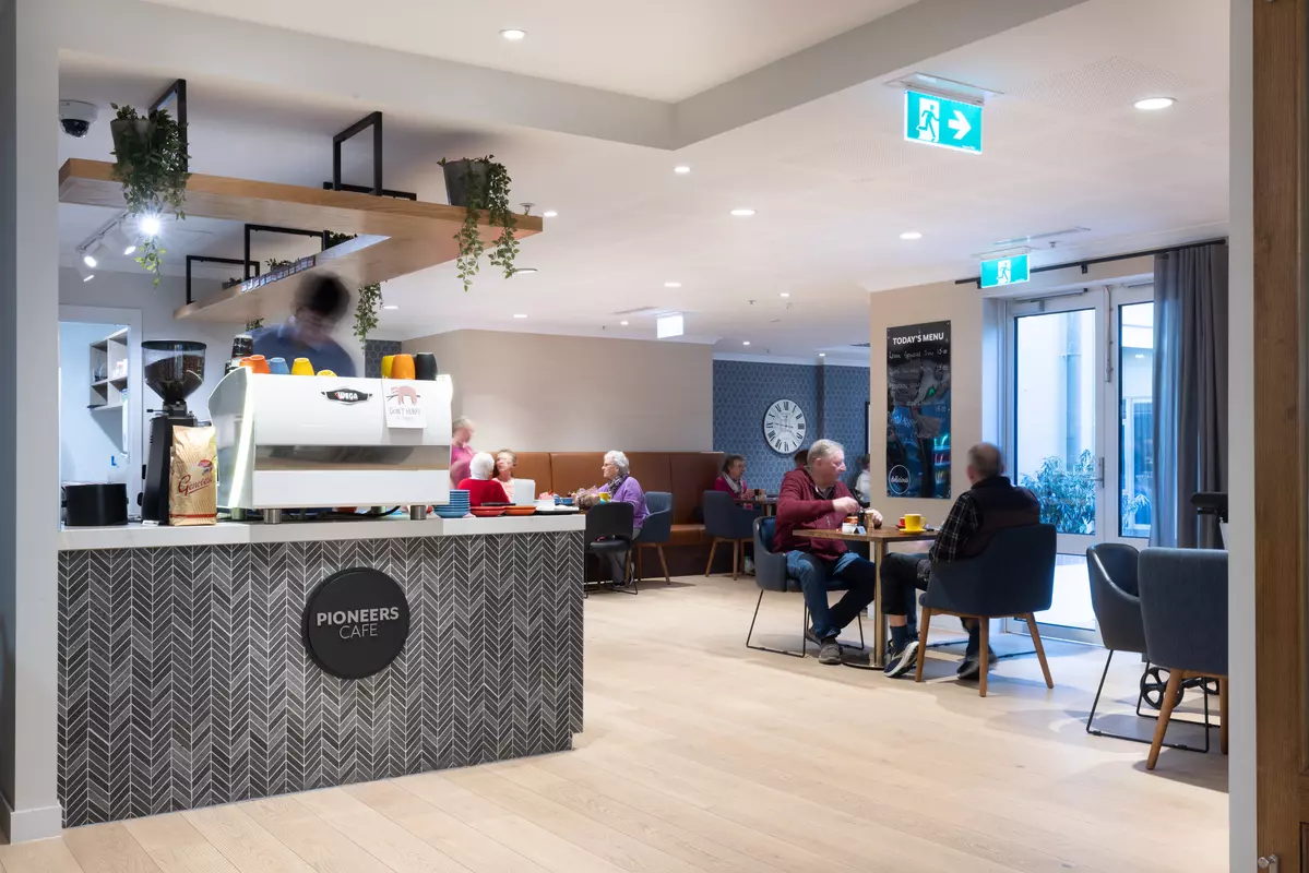 Garden Views and Sunshine - One-bedroom Apartment