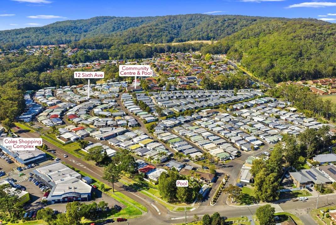 Minutes walk to Coles, Medical and Pharmacy - Beaut Presentation - Quiet Neighbourhood in over 50's Community