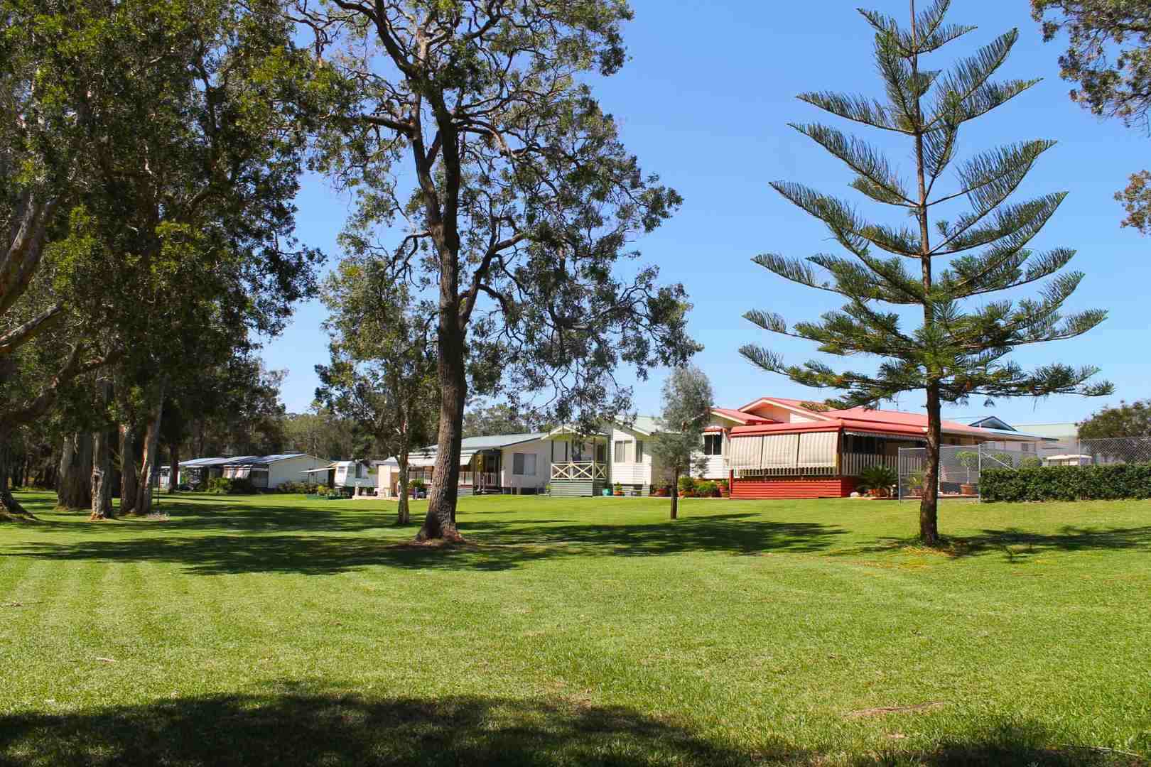 Teraglin Lakeshore Over 50s living Chain Valley Bay