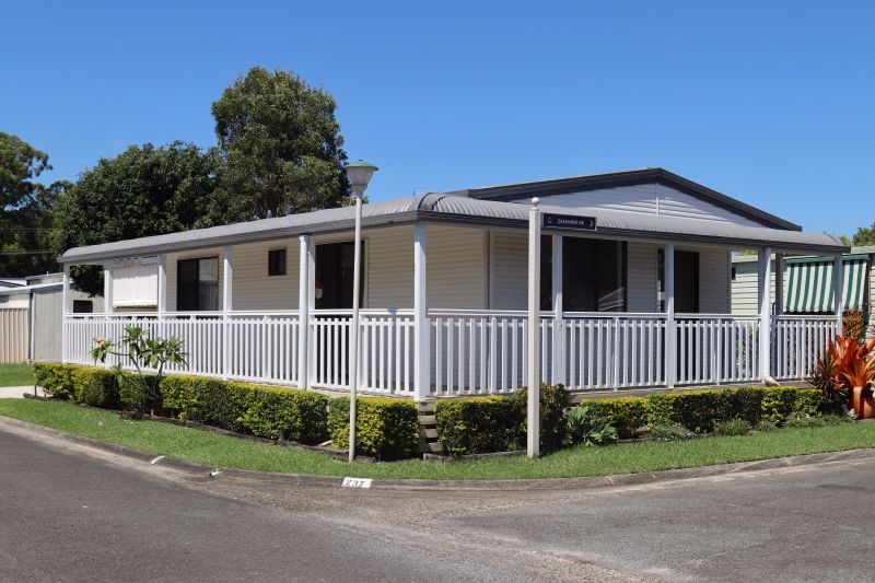 Tasman Holiday Park - North Star - Over 50's Residential Park