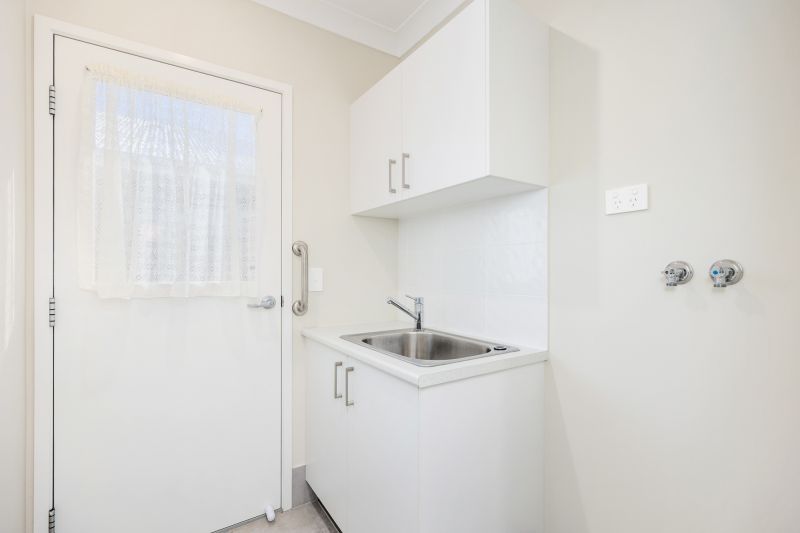 Spacious &amp; Stylish  - Two Bedrooms + Study