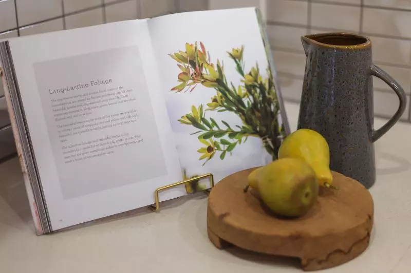 Discover the perfect blend of style and convenience in the Gabba