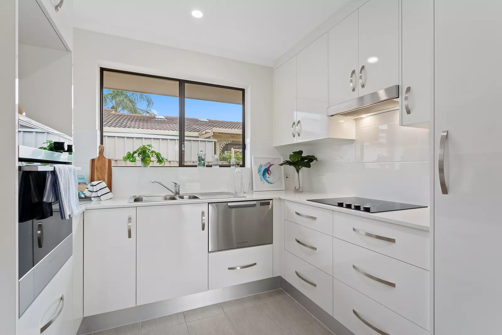Recently renovated, this 2-bedroom retirement unit with carport is set within beautifully maintained grounds, just moments from the vibrant Adelaide CBD.
