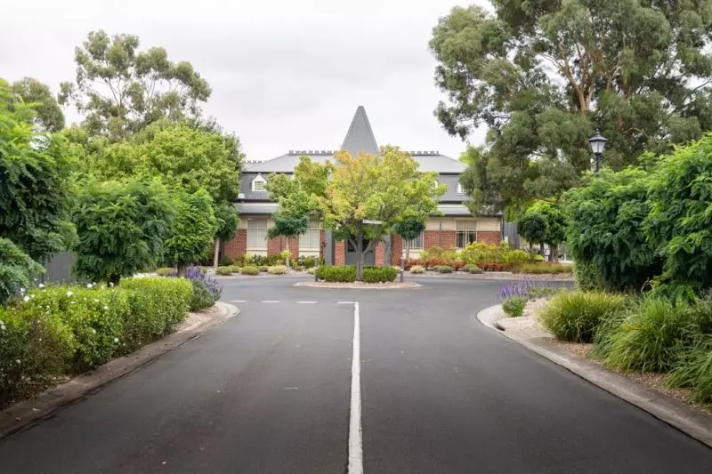 Lifestyle Communities Brookfield - Warm & modern appeal