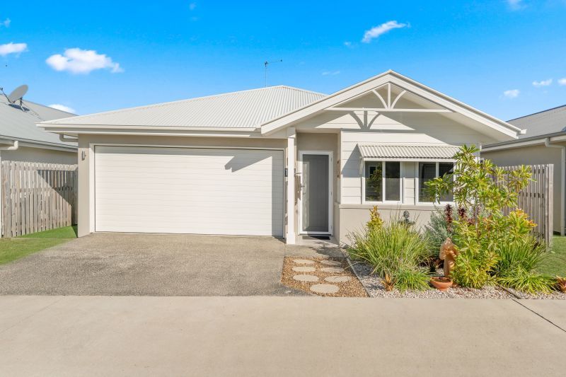 Spacious Home, Bushland Views