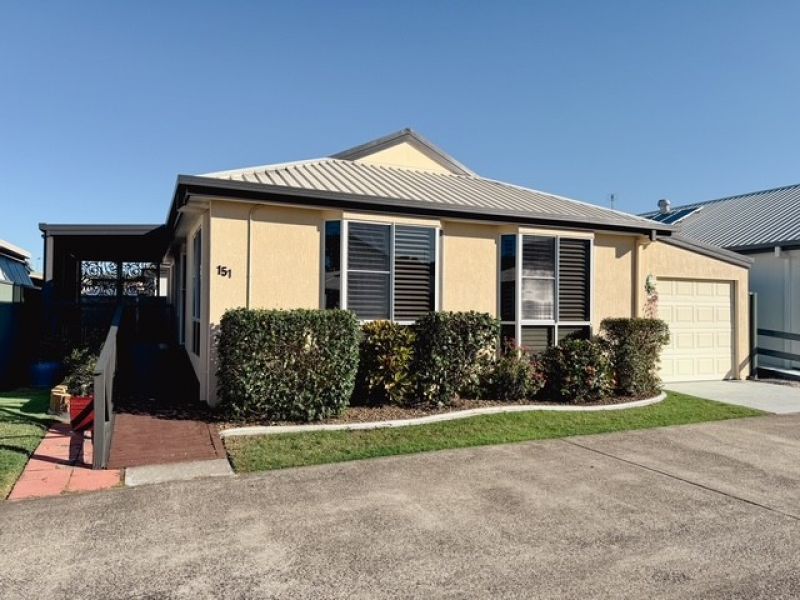 Offers over $670,000 welcome!