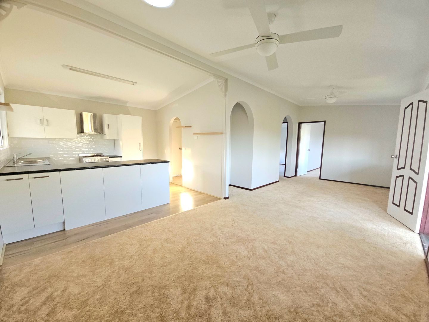 15K Price Dropped for Quicker Sale ! ~Modern reno house in great location offering aboudance features