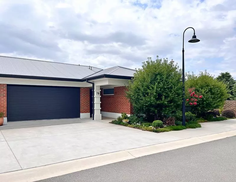 Spacious Corner Villa with Views