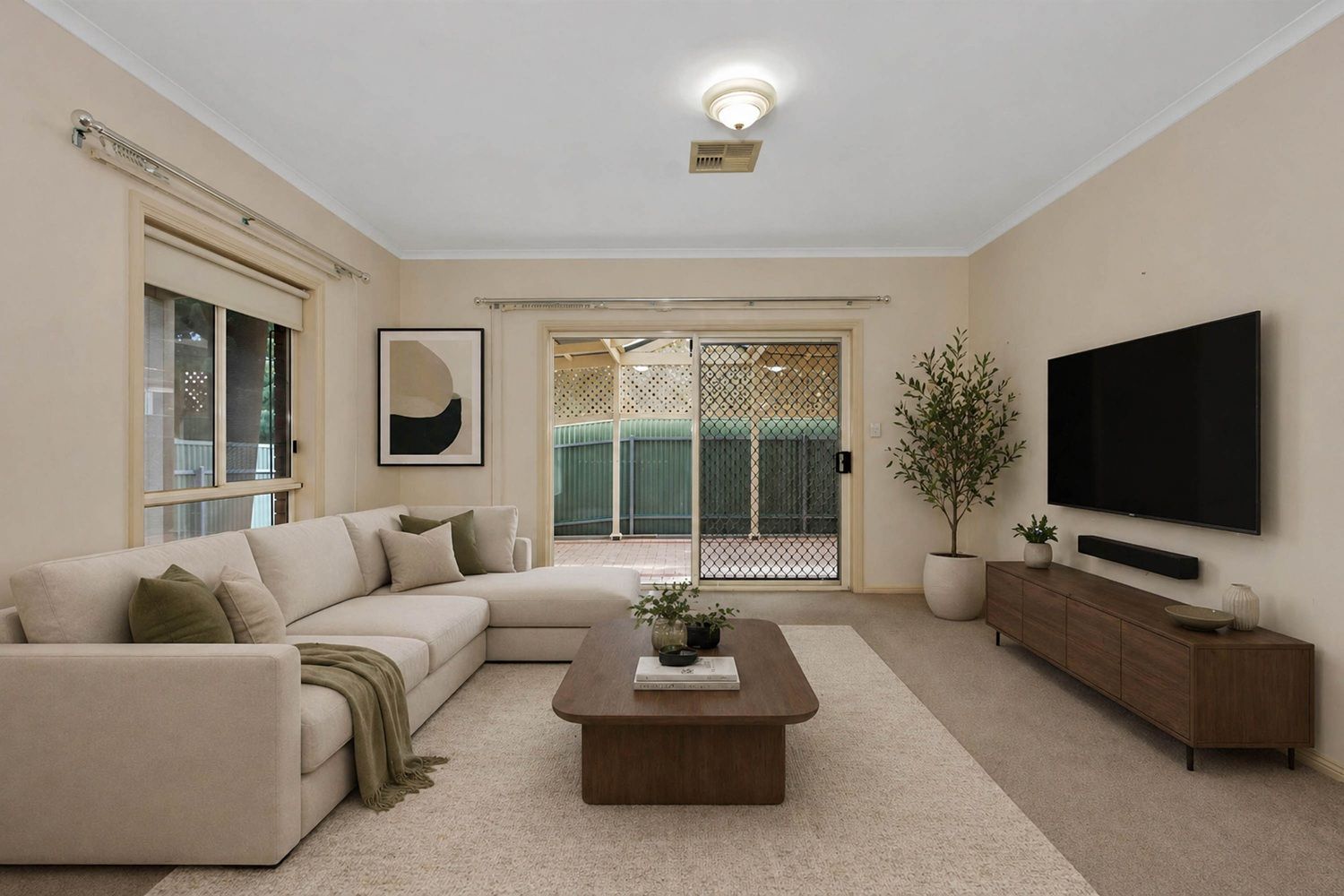 Spacious 3 Bedroom Home - Walk to Main Street