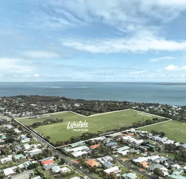 Holy Cow(es)! Lifestyle Phillip Island is now available!