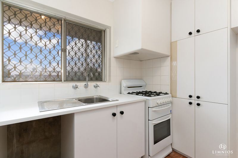 Scenic Top Floor Apartment