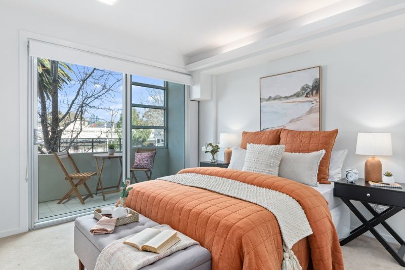 Newly refurbished one bedroom apartment