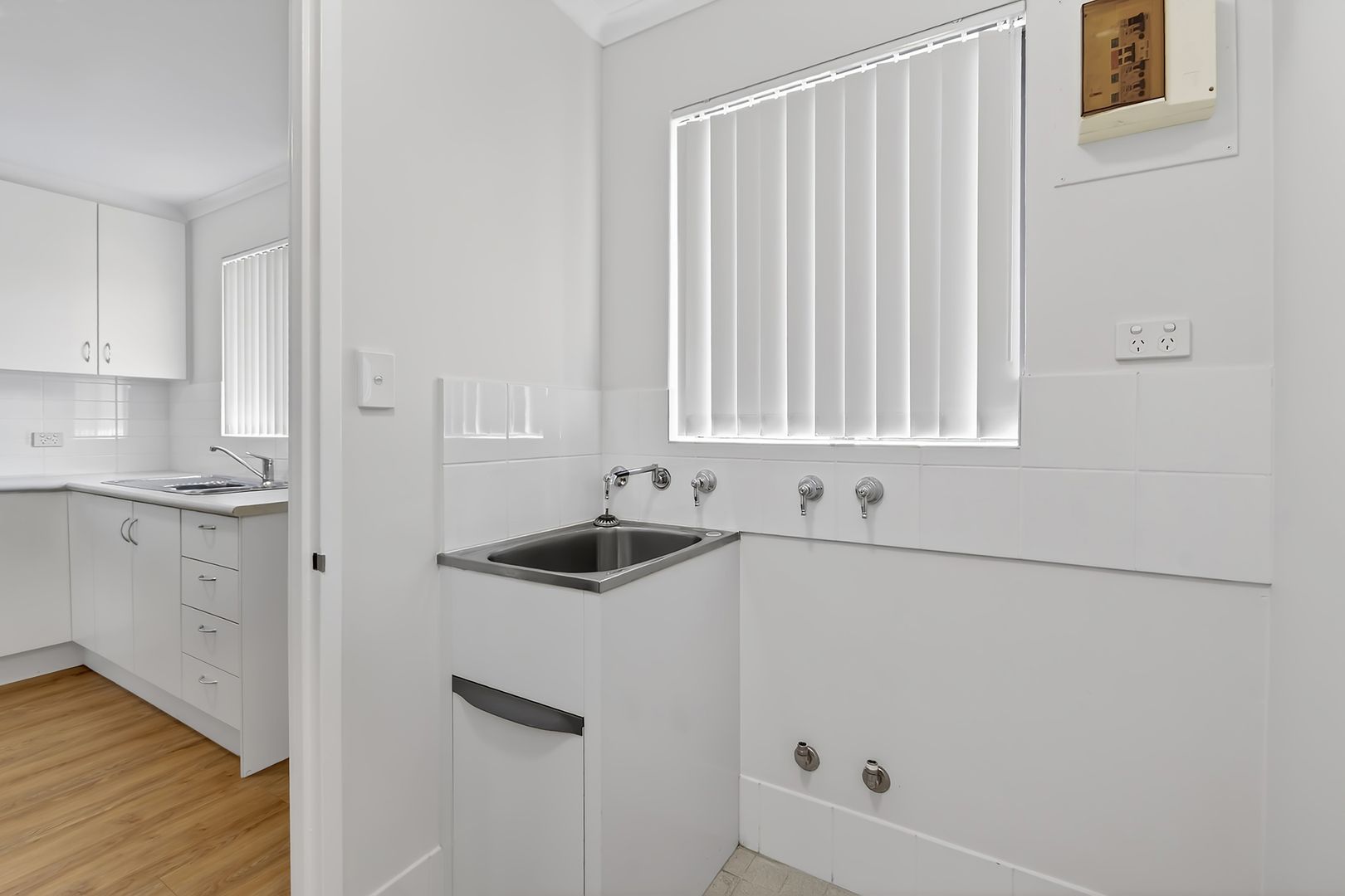 Lovely 1 bedroom unit in Frederick Guest Retirement Village in the heart of Bull Creek.