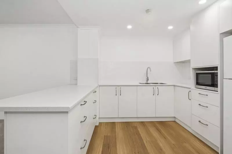 Rare supersized one bedroom apartment!