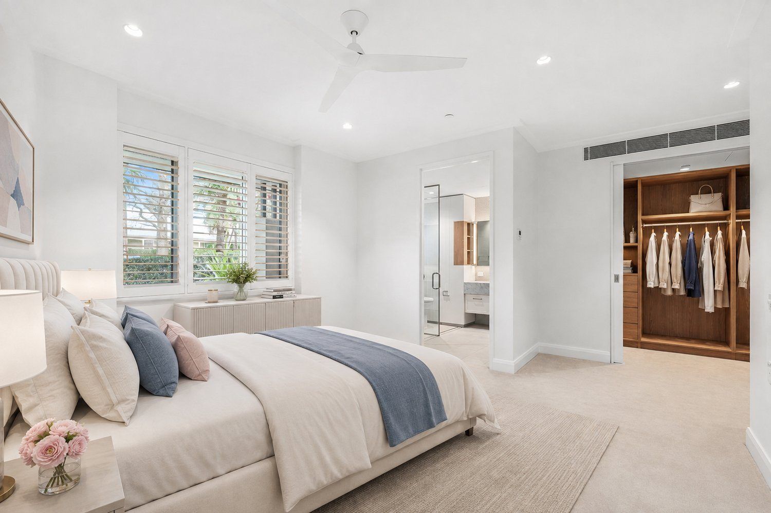 Spacious three bedroom apartment with effortless elegance