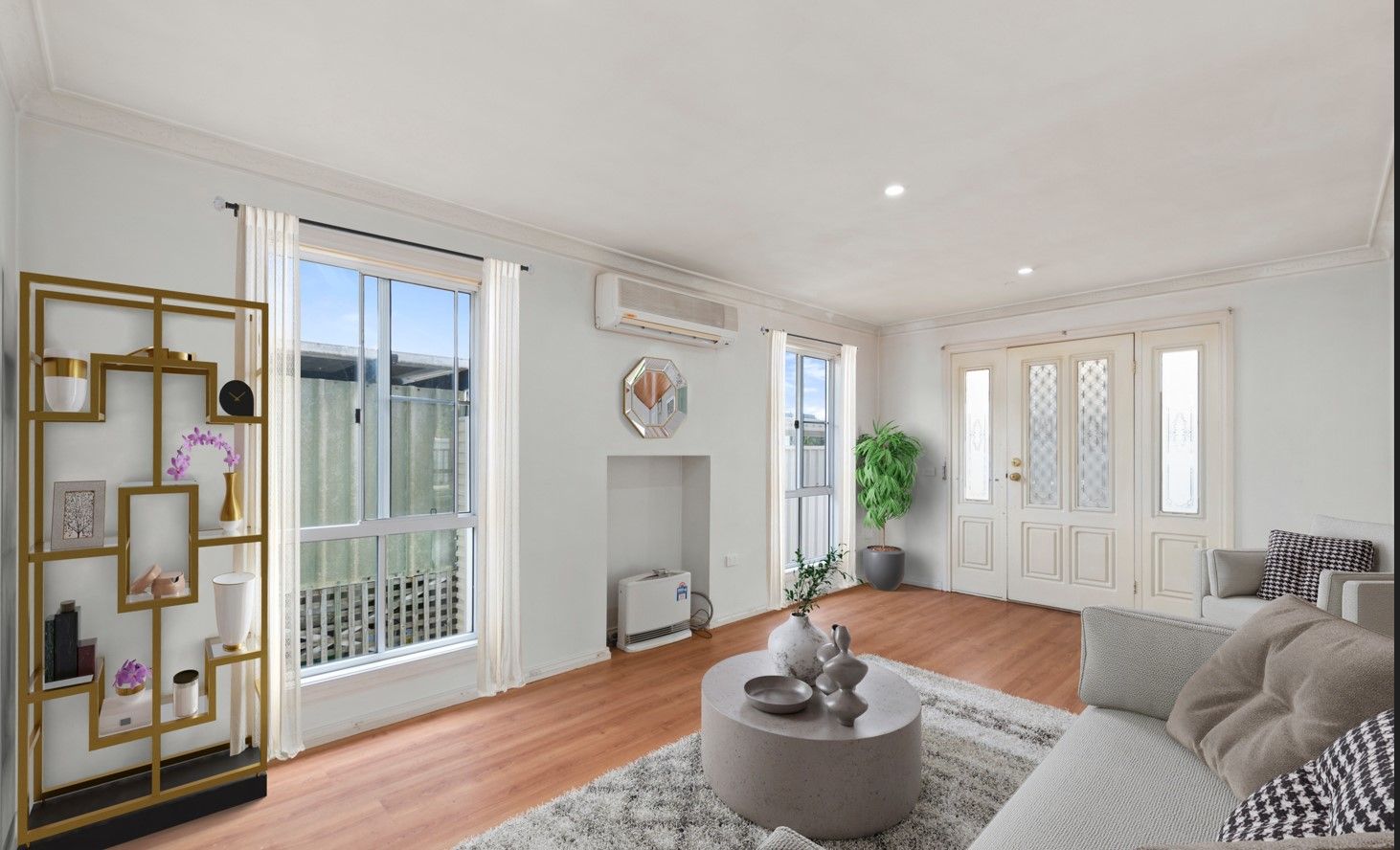 Big Home for Renovators - 2 Living Rooms - Commanding outlook