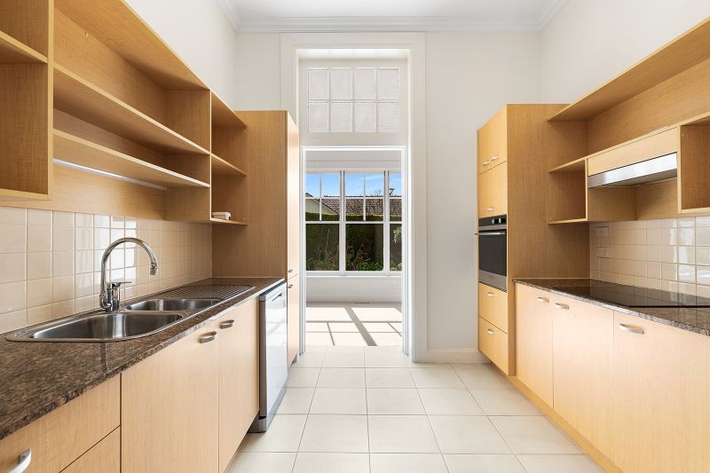 North-Facing Garden Apartment in the Heart of Annesley