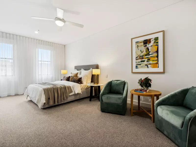 Premium, Light-filled Apartment 