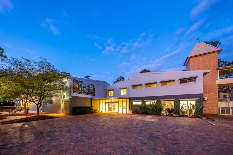 Spacious Villa with Excellent Covered Courtyard