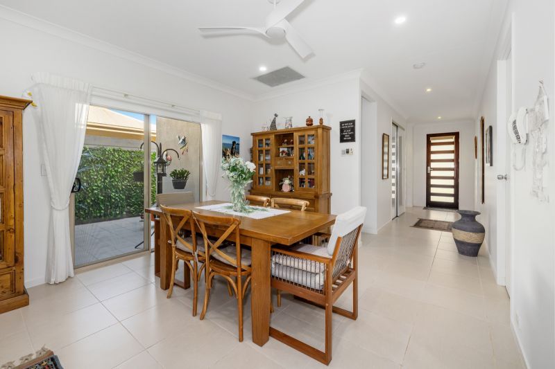 Natural Bushland Retreat- Luxury 3 bedroom Home with Study