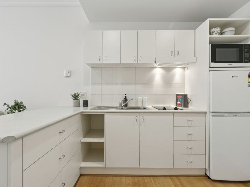 Ground Floor Home with Sunny Terrace Access