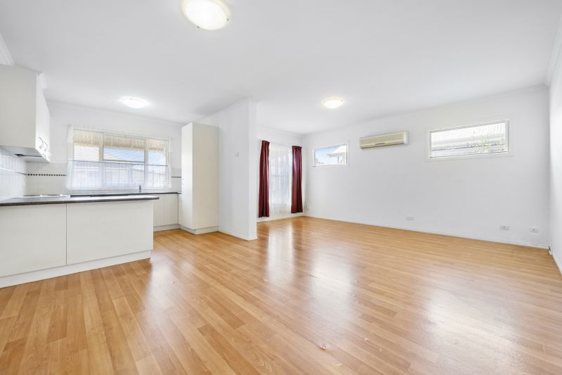 Newly Renovated- Cosy 2 Bedroom Home