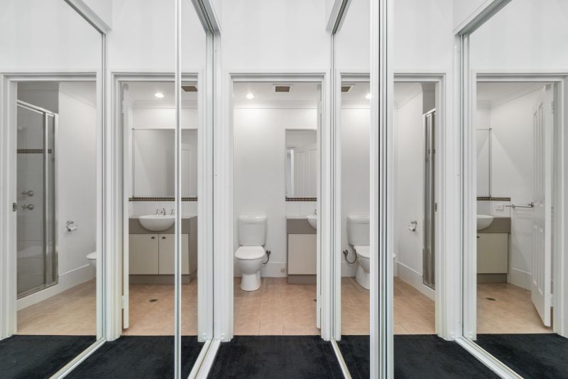 Stunning Views, Central Living!