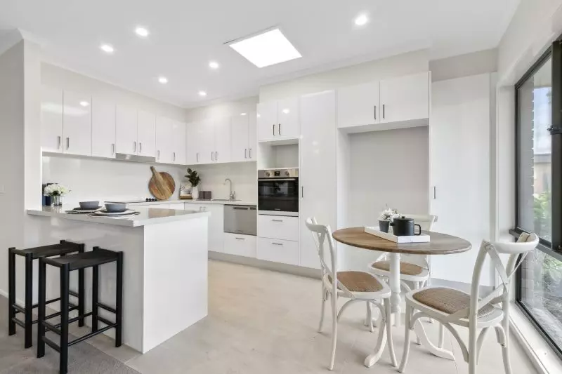 Newly refurbished 2-bed villa with open-plan kitchen