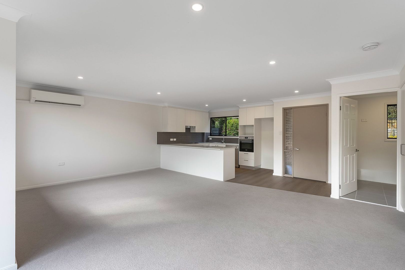 Refurbished Home with Bush and Mountain Outlook
