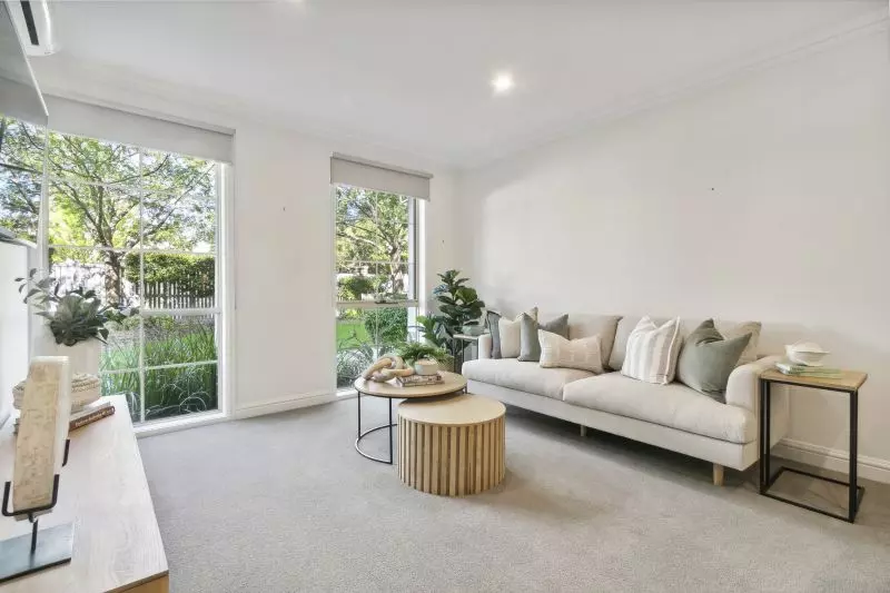 Spacious one-bedroom first-floor apartment