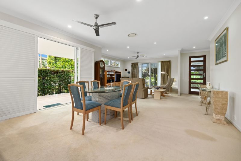 Lush Three Bedroom Corner Hideaway