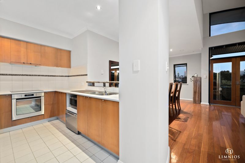 Top Floor with City Vistas!